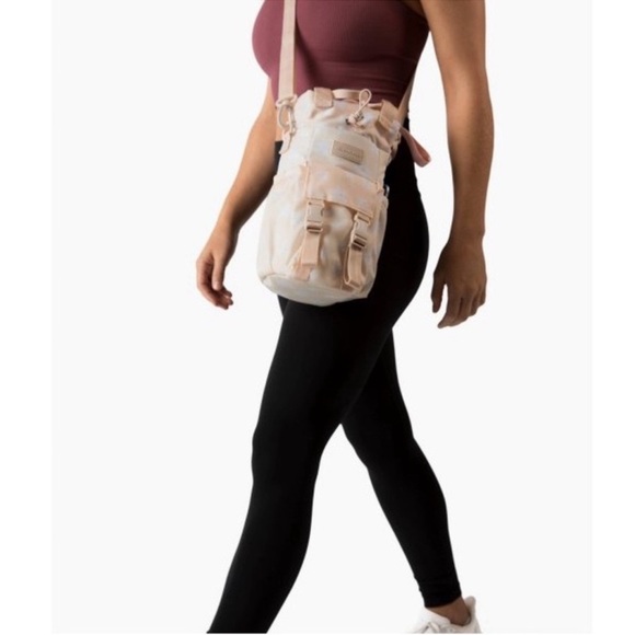 Blogilates Water Bottle Sling Bag - Picture 3 of 6